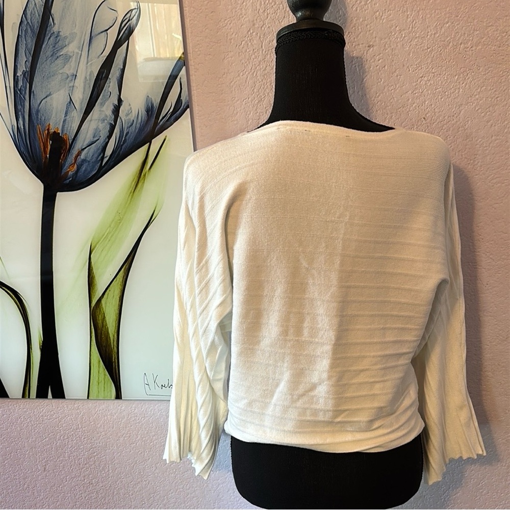 Tahari sweater size XS - Picture 4 of 6